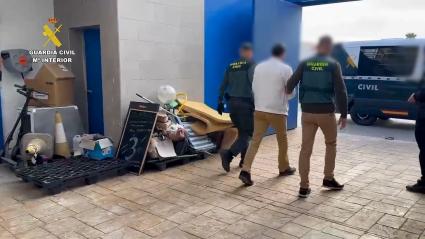 La Guardia Civil desarticula una organización criminal que estafó casi 200.000 euros en combustible