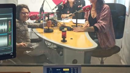 Africa Carretero, Almudena Contreras y Ana Gragera en estudios de Canal Extremadura