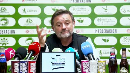 Julio Cobos, entrenador del CP Cacereño 