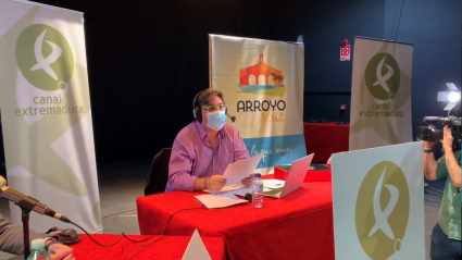 Antonio León presenta 'El sol sale por el oeste'