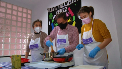 Dotes culinarias de los usuarios del centro ocupacional de Plena Inclusión Xerez de Jerez de los Caballeros,