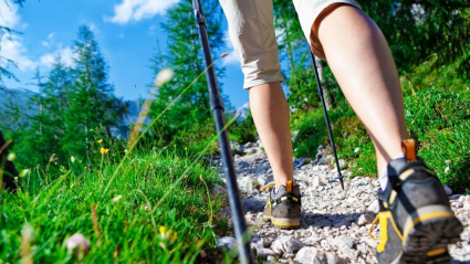 caminante por sendero
