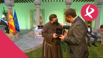 El colegio San Antonio de Padua de Cáceres recoge la Medalla de Extremadura