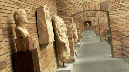 RAFAEL MONEO  35 AÑOS MNAR _ MUÉVETE