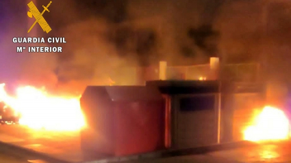 Contenedores quemados por el vecino sancionado