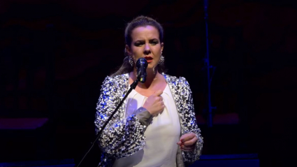 Esther Merino, al comienzo de su actuación en la final del Festival Internacional del Cante de las Minas