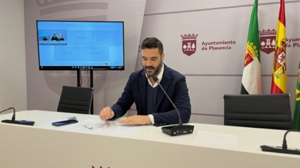 David Dóniga explica los motivos por los que se aparta al intendente de la investigación.