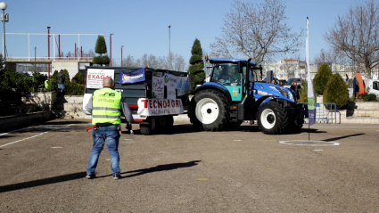 Tractores en el concurso de maniobrabilidad