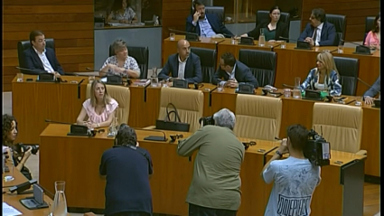 María Guardiola en la Asamblea