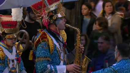 DEKEBAIS, DESFILE DE COMPARSAS DE BADAJOZ 2024