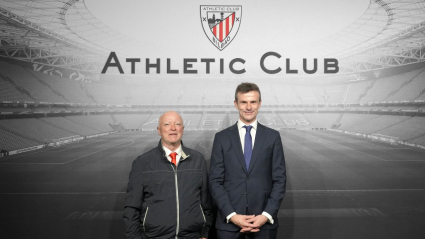 El extremeño Gerardo Flores, a la izquierda, junto a Jon Uriarte, presidente del club