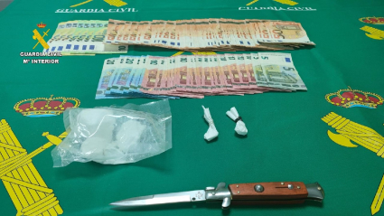 Droga, navaja y dinero intervenidos en Aldea del Cano