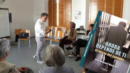 Juan Manuel en una charla 