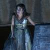Electra (María León) clama vengar la muerte de su padre Agamenón (Patxi Freytez)