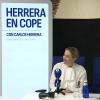 María Guardiola durante la entrevista en el programa "Herrera en Cope", en Cáceres