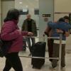Reencuentros en el aeropuerto de Badajoz en Nochebuena