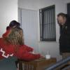 Voluntarios de Cruz Roja atienden a personas que duermen en la calle en Cáceres, durante las épocas de más frío