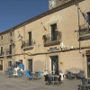 La plaza del Ayuntamiento de Torremocha, esta tarde 