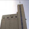 Edificio principal de uno de los dos silos de Don Benito que salen a subasta.