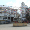 Plaza de Valdecballeros con sus toldos de ganchillo