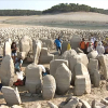 Arqueólogos trabajando en el dolmen de Guadalperal