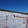 Esquiadores disfrutando de la nieve en La Covatilla