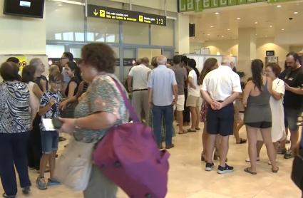 Pasajeros en el aeropuerto de Badajoz