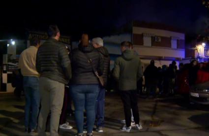 Varias familias desalojadas por el incendio en un edificio de Navalmoral