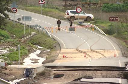 Tres carreteras provinciales en Badajoz siguen cerradas y diez ya han sido reabiertas tras reparar daños por la borrasca