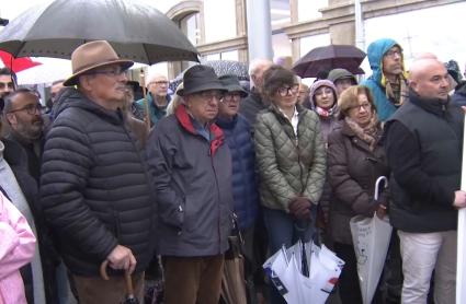 Cerca de 400 personas se manifiestan esta tarde en Plasencia en defensa de un transporte ferroviario digno 