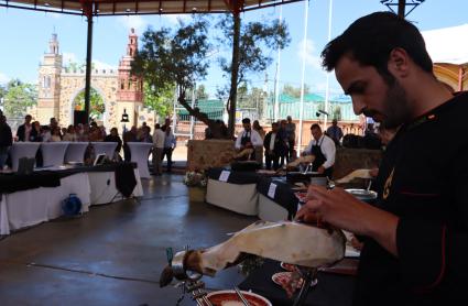 Ángel Gómez Casas, de Barcarrota, gana el XVII Concurso Nacional de Cortadores de Jerez de los Caballeros