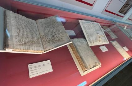Una exposición en Pinofranqueado muestra documentos de su archivo de hace más de un siglo