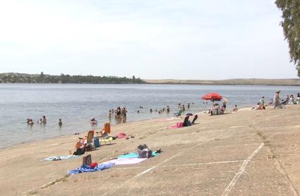 El embalse de Orellana ultima los preparativos de cara a la temporada estival 