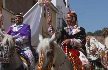 Peñalsordo mezcla religión, historia y espectáculo popular en su Corpus Chisti