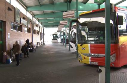 Los extremeños pueden solicitar desde hoy la tarjeta de transporte gratuito