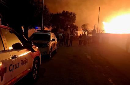 Las llamas han obligado a movilizar a mas de medio centenar de efectivos