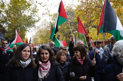 Irene de Miguel e Ione Belarra participan en la manifestación “Por el embargo de armas integral y ruptura total de relaciones con Israel. Stop genocidio”, convocada en Cáceres por la plataforma Extremadura por Palestina