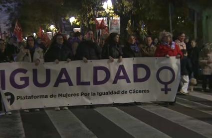 Manifestación en Cáceres por el 25N