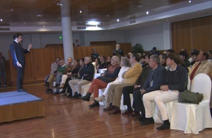 José María Figaredo, portavoz nacional de Vox, durante su visita a Cáceres