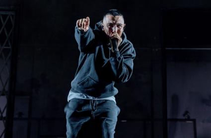 El cantante y rapero, Morad, durante su concierto en el WiZink Center, a 23 de diciembre de 2024, en Madrid