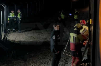 Un hombre ha fallecido tras ser arrollado el vehículo en el que viajaba por el tren Alvia