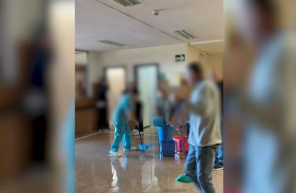 La rotura de unas tuberías provoca inundaciones en algunas plantas del Hospital Universitario de Badajoz