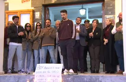 La familia Meneses Cadenas se dirige a los vecinos de Hornachos el 15 de marzo de 2026