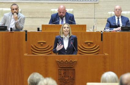 María Guardiola, candidata popular a la presidencia de la Junta de Extremadura, en la Asamblea