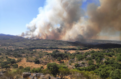 Imagen del incendio en la frontera con Portugal