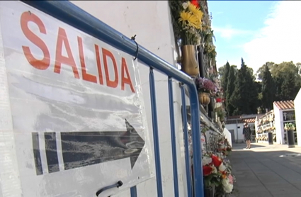Señalización en el cementerio de Cáceres