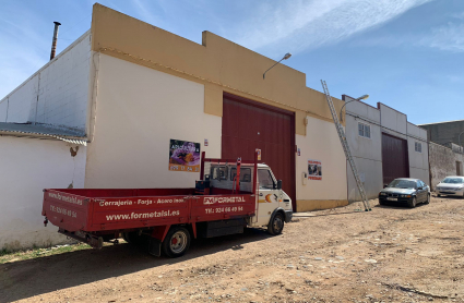 Nave de Almendralejo donde se ha producido el accidente laboral