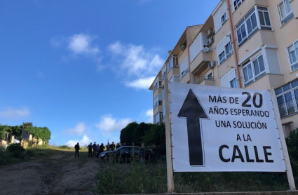 Los vecinos de la travesía Avenida de Extremadura llevan desde 1986 esperando mejoras en la calle.