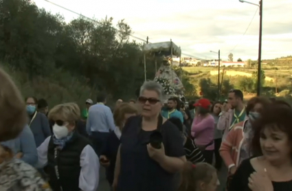 Momento del traslado de la patrona de Coria desde su ermita hasta la localidad