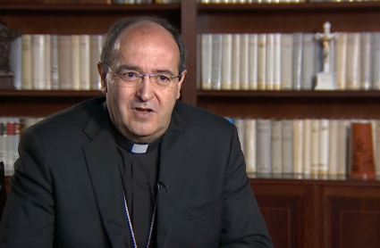 El obispo de Coria-Cáceres, Jesús Pulido, en un momento de la entrevista con Canal Extremadura TV